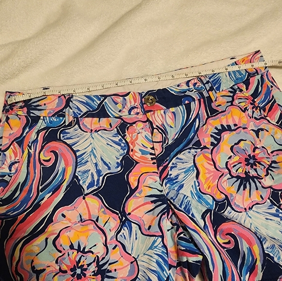 Lilly Pulitzer Jayne Stretch Floral Print Shorts Navy Pink Orange Size 14 - Picture 8 of 12